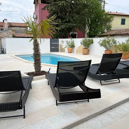 Holiday home Beautiful Stone House In Istria Krnica